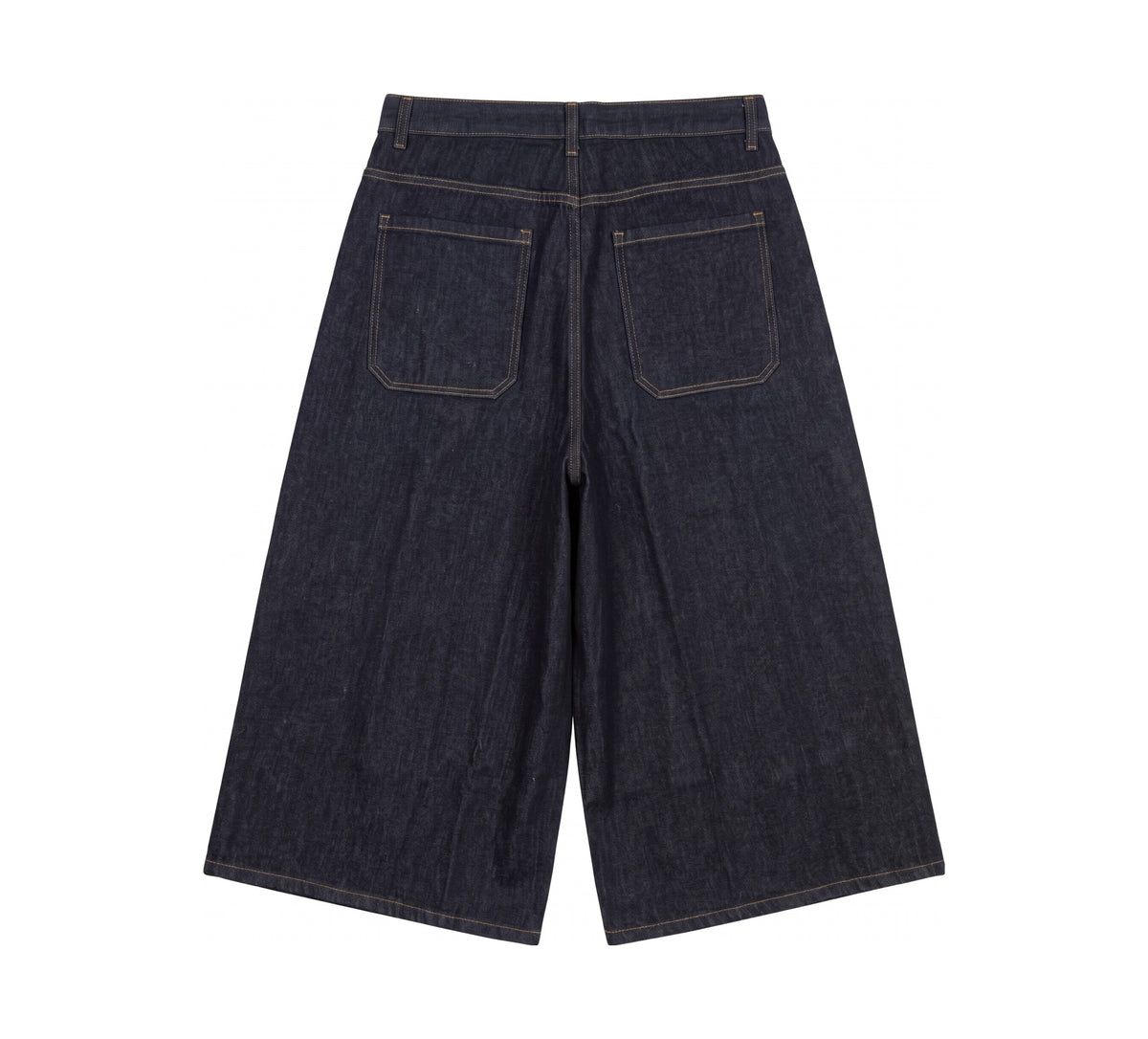 Giant pleated shorts